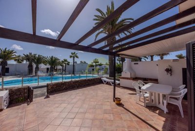 Charming bungalow in gated community with pool in the heart of Playa Blanca