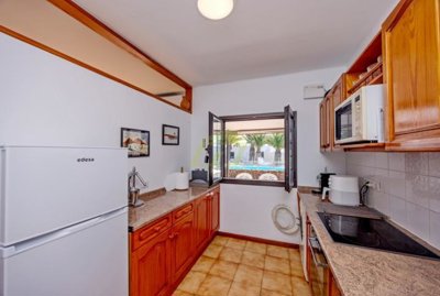 Charming bungalow in gated community with pool in the heart of Playa Blanca