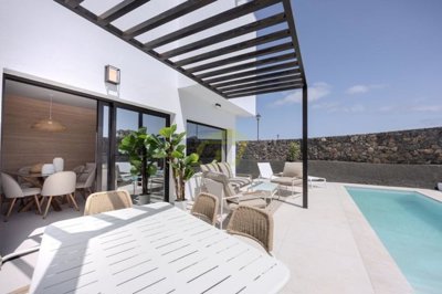Exclusive development with private pools in Playa Blanca