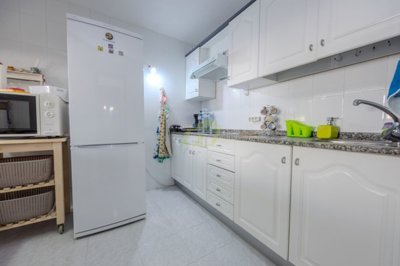2 bedroom ground floor apartment just 50m from the front line