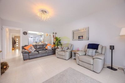 Turn key villa with private pool in Playa Blanca  for sale