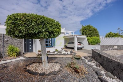 Turn key villa with private pool in Playa Blanca  for sale