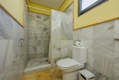 Corner Faro Park villa in perfect condition