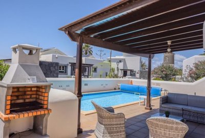 Corner Faro Park villa in perfect condition