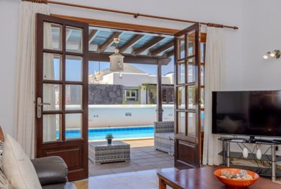 Corner Faro Park villa in perfect condition