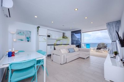 1 Bedroom apartment in the old town with sea views
