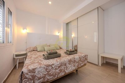 1 Bedroom apartment in the old town with sea views