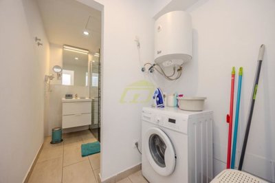 1 Bedroom apartment in the old town with sea views