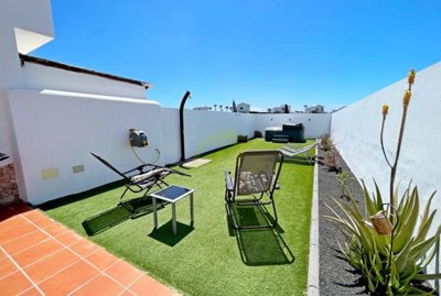 Well presented 2 bedroom property in Playa Blanca