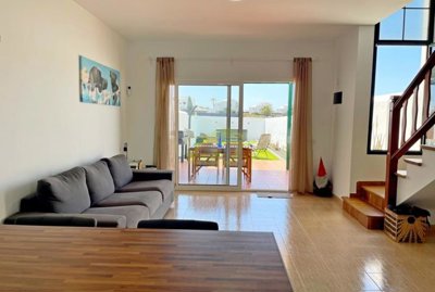 Well presented 2 bedroom property in Playa Blanca