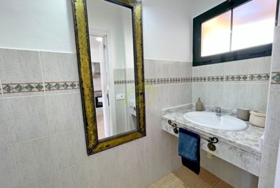 Well presented 2 bedroom property in Playa Blanca