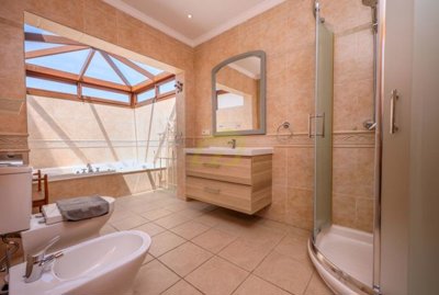 Stunning corner plot property offers privacy and generous outdoor space