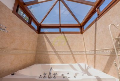 Stunning corner plot property offers privacy and generous outdoor space