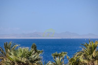 Fully renovated apartment with sea and mountain views in Puerto del Carmen