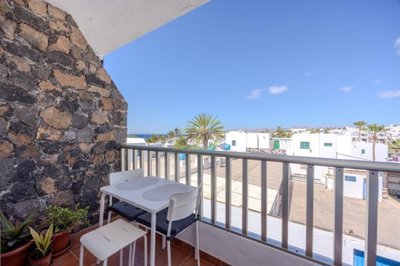 Fully renovated apartment with sea and mountain views in Puerto del Carmen