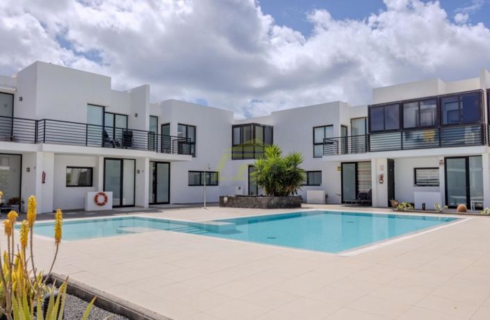 Image No.1-2 Bed Villa for sale