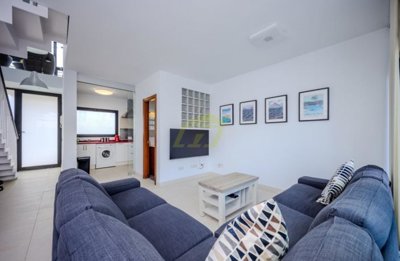 2 Bedroom duplex on quiet complex with communal pool in Costa Teguise
