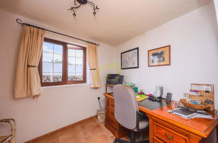 Image No.10-3 Bed Villa for sale