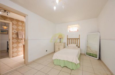 Beautiful 3 bedroom villa located in an elevated position in Los Mojones with sea views