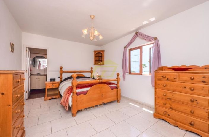 Image No.15-3 Bed Villa for sale