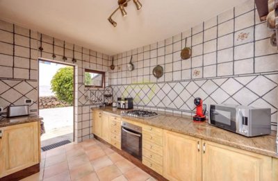 Beautiful 3 bedroom villa located in an elevated position in Los Mojones with sea views