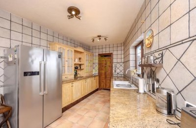 Beautiful 3 bedroom villa located in an elevated position in Los Mojones with sea views