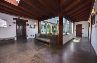 A Peaceful Retreat in Los Valles – Rustic Elegance Meets Modern Comfort