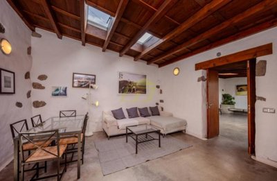 A Peaceful Retreat in Los Valles – Rustic Elegance Meets Modern Comfort