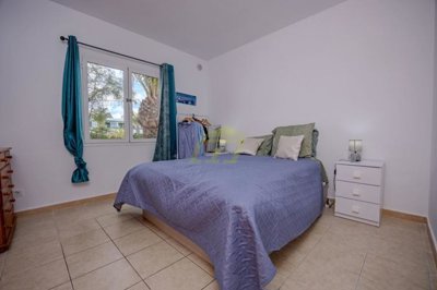 Fully furnished apartment with pool views in Matagorda