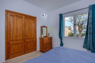 Fully furnished apartment with pool views in Matagorda