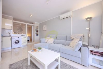 Renovated apartment with pool and sea views in Puerto del Carmen