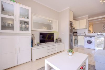 Renovated apartment with pool and sea views in Puerto del Carmen