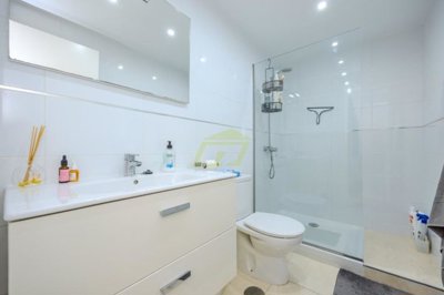 Renovated apartment with pool and sea views in Puerto del Carmen