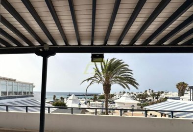 Elevate your business with this prime office/shop space with ocean views in Costa Teguise