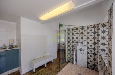 Elevate your business with this prime office/shop space with ocean views in Costa Teguise