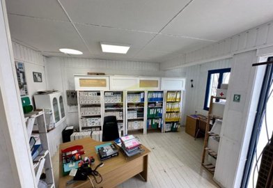 Elevate your business with this prime office/shop space with ocean views in Costa Teguise