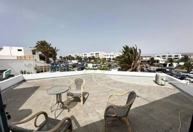Elevate your business with this prime office/shop space with ocean views in Costa Teguise