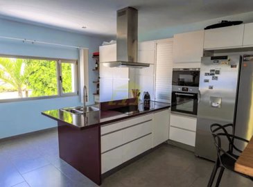 Dual-Villa Property with Private Pools & Panoramic Views in Peaceful La Asomada – Ideal for Families or Investment