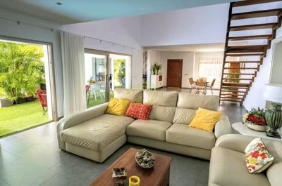 Dual-Villa Property with Private Pools & Panoramic Views in Peaceful La Asomada – Ideal for Families or Investment
