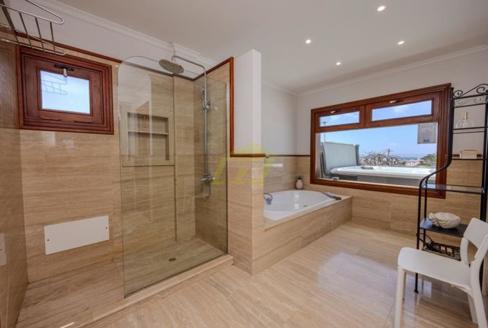 Image No.16-5 Bed Villa for sale