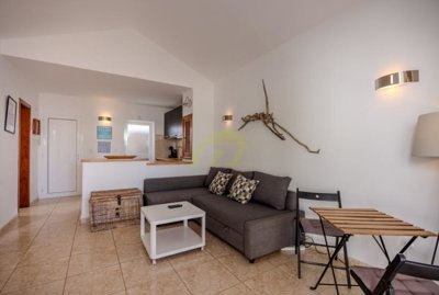1 bedroom property with communal pool in Playa Blanca