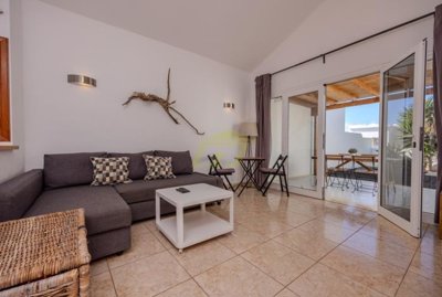 1 bedroom property with communal pool in Playa Blanca