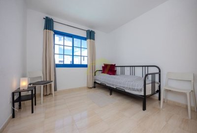Charming duplex with en suite master, steps from the sea & Marina Rubicón