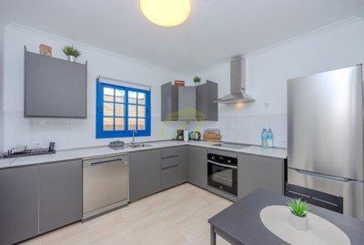 Charming duplex with en suite master, steps from the sea & Marina Rubicón