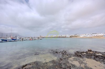 A tranquil coastal retreat in La Graciosa