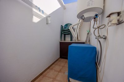 Semi-detached bungalow with pool and sea views