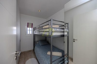 Ground floor apartment in secure gated complex close to the beach