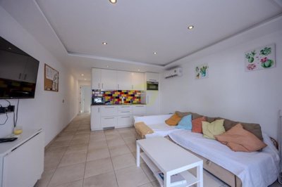Ground floor apartment in secure gated complex close to the beach