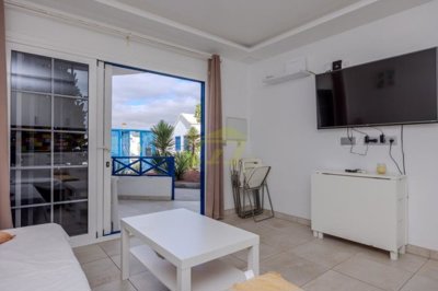 Ground floor apartment in secure gated complex close to the beach