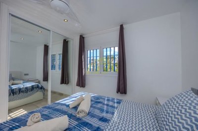 Ground floor apartment in secure gated complex close to the beach
